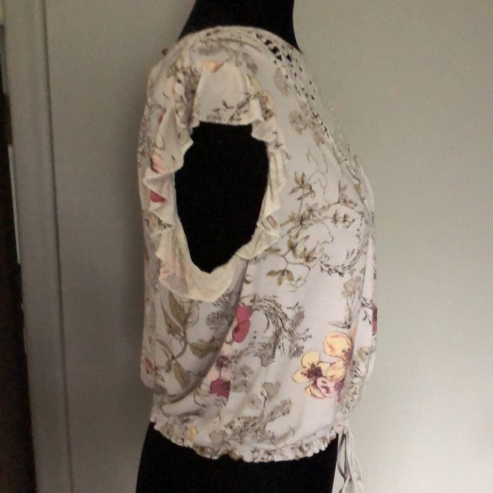 Floral top - Picture 4 of 5